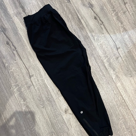 Lululemon splash pants like new - Picture 2 of 8